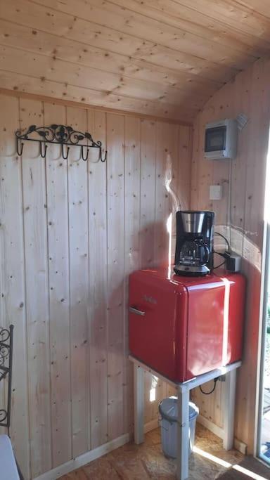 Zirkuswagen Glamping Fuer 2 Mit Veranda Kueche Netflix Parken Und Hofladen Steinhofel Exterior foto